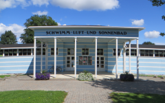 Schwimm- Luft- und Sonnenbad 